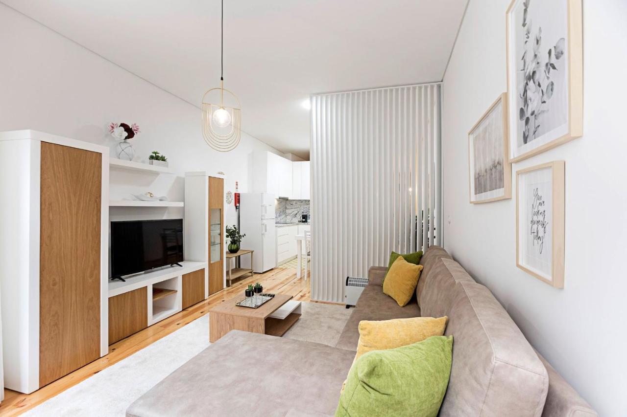 Loios 1Br Flat Downtown By Lovelystay OOporto Esterno foto