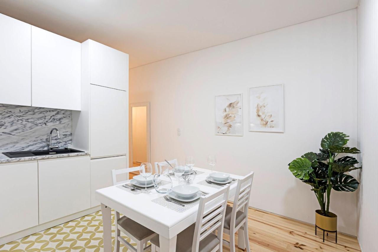 Loios 1Br Flat Downtown By Lovelystay OOporto Esterno foto