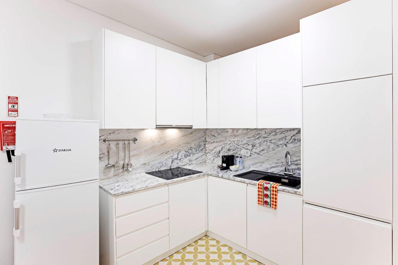 Loios 1Br Flat Downtown By Lovelystay OOporto Esterno foto