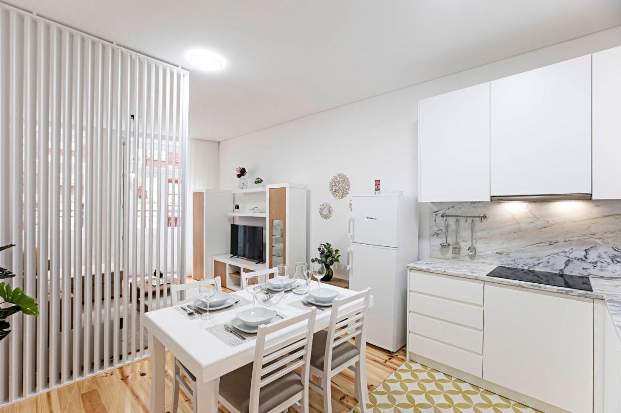 Loios 1Br Flat Downtown By Lovelystay OOporto Esterno foto
